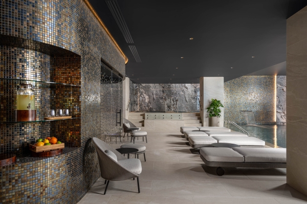 Detail of Ezarri glass mosaic with the JointPoint® system on curved surfaces