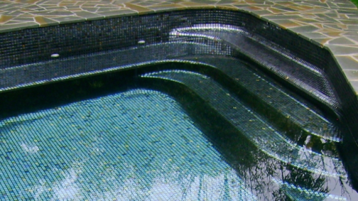 How to install the mosaic on polyester