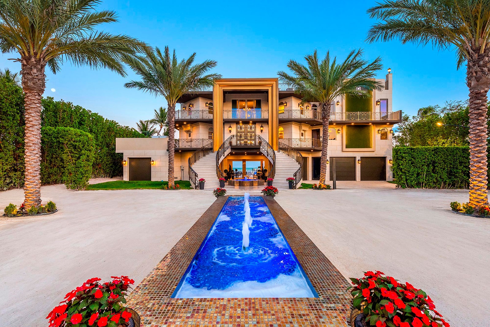 Dive into Luxury: The Chateau on the Ocean