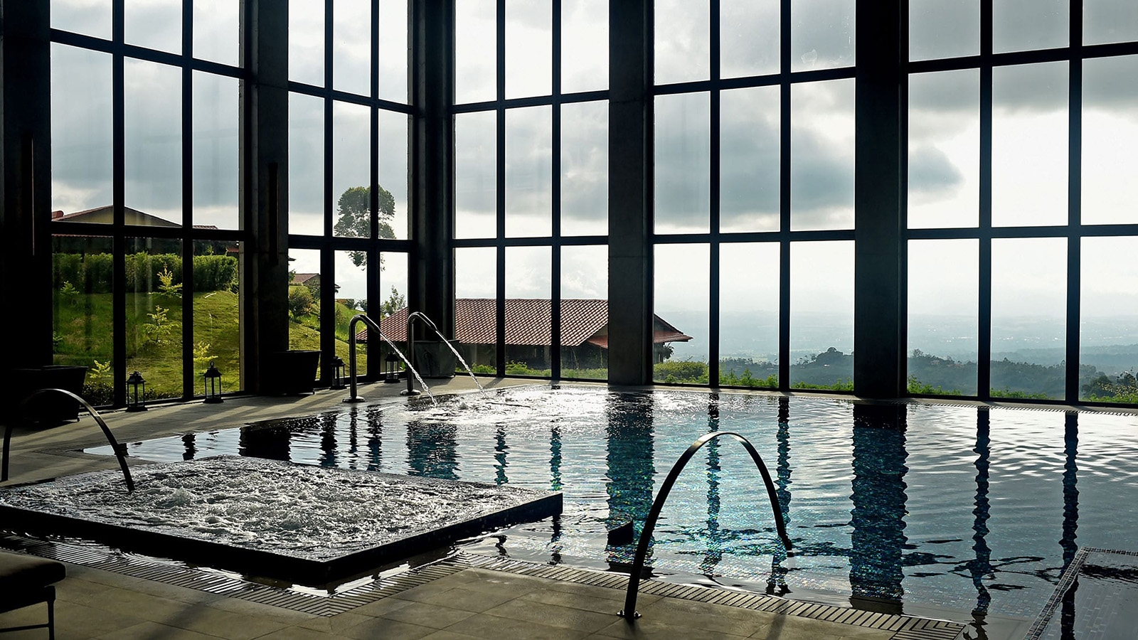 Ezarri_Project_mosaic_pool_spa