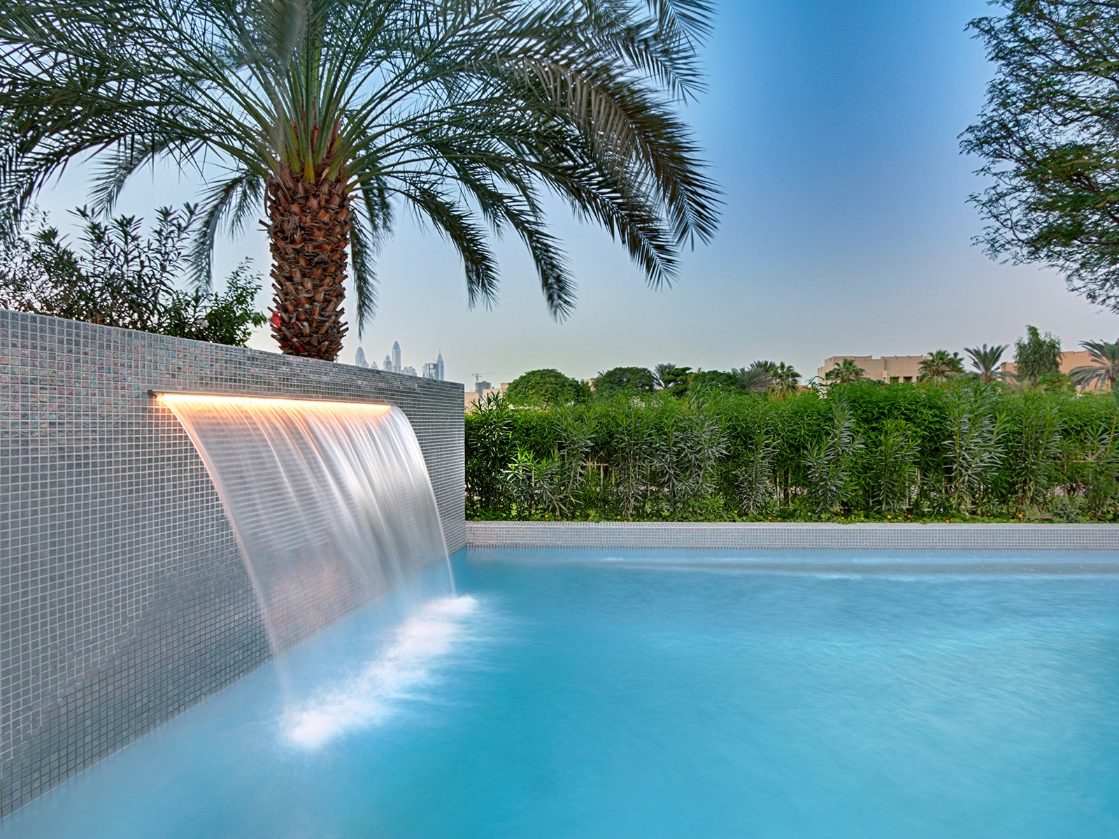 piscina con mosaico