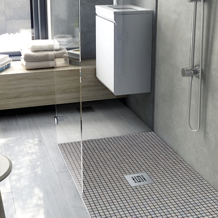 Cleaning an Ezarri mosaics bathroom
