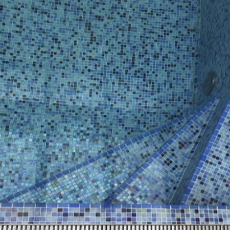 The Ezarri Corner finishing piece for effective pool design